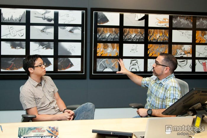 (左から)ローレンス・ゴング(ストーリー・アーティスト)、アート・ヘルナンデス(ストーリー・ヘッド)