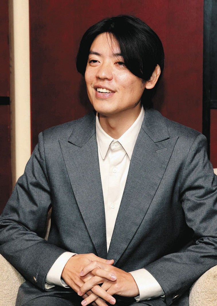 八鍬新之介監督（提供写真）