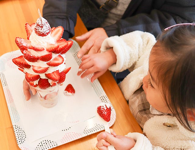 【土日祝限定】いちごを約30個使用!?「今その瞬間」の美味しさを詰め込んだ絶品パフェ