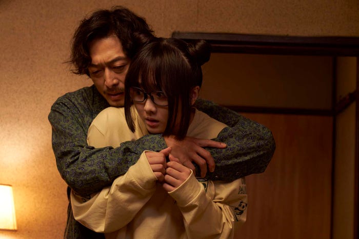 本田望結、和田聰宏 「少年のアビス」3話より(C)峰浪りょう・集英社/「少年のアビス」製作委員会・MBS