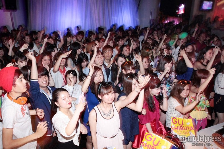 盛り上がりを見せる会場の様子