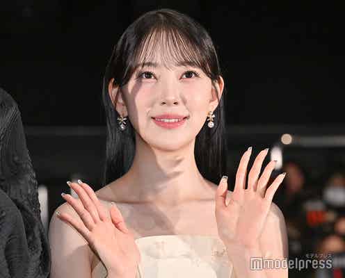 堀未央奈、美デコルテ大胆開放 ベアトップ姿に「リアル女神」「眩しい」の声