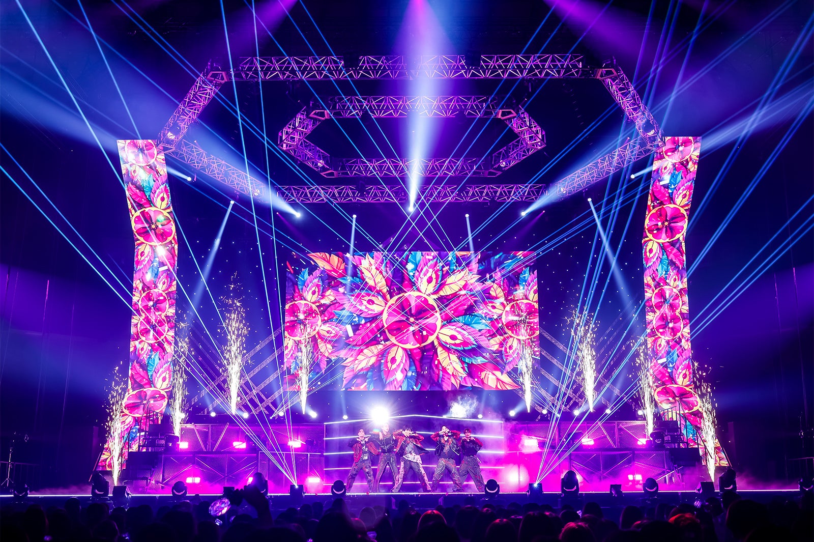 「LIVE TOUR 2025 ||:ONE N' ONLY:||」の様子（提供写真）