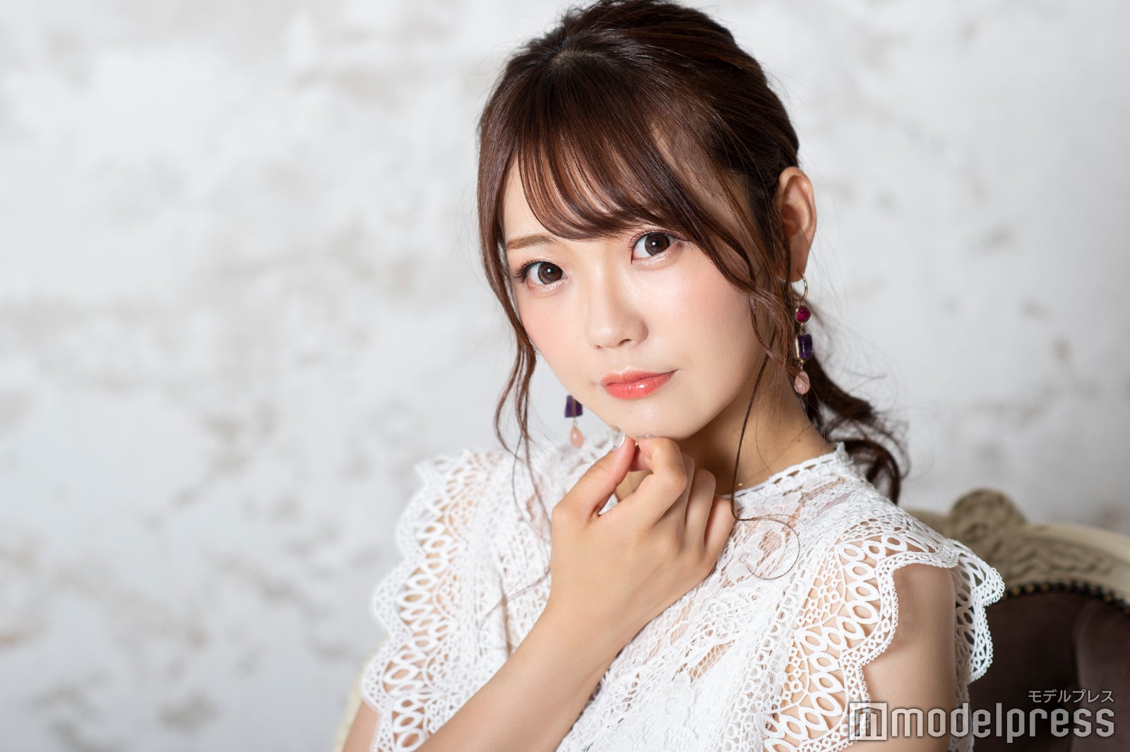 伝説のメイド”hitomi、結婚・出産公表の理由と決意 本名「志賀瞳」で描く未来 - モデルプレス