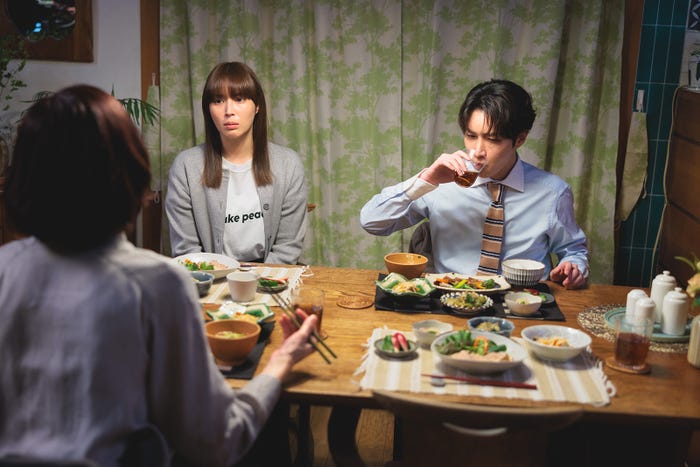 広瀬アリス、渡辺翔太「なんで私が神説教」第9話(C)日本テレビ