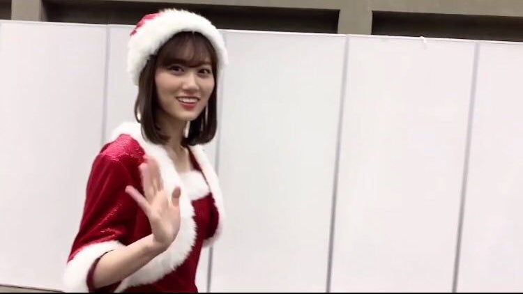 サンタ姿の山下美月（提供写真）