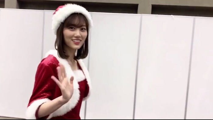 サンタ姿の山下美月(提供写真)