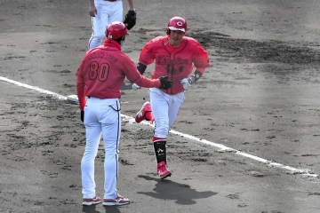 WBC戦士・広島の小園が“今季初弾” シート打撃でポール直撃の一撃放つ 大舞台へ調整順調