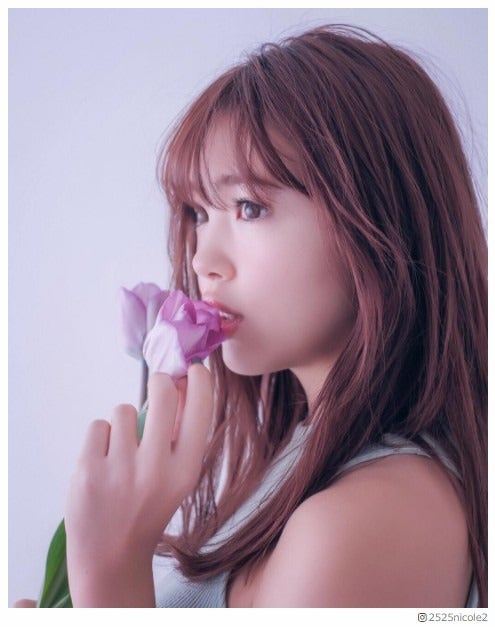 藤田ニコルの別人級ショットが話題「白石麻衣に似てる」の声も