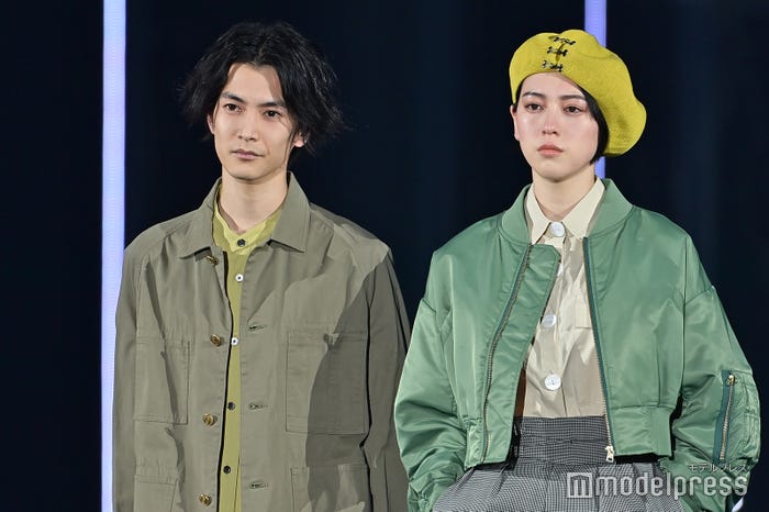 渡邊圭祐、三吉彩花(C)モデルプレス