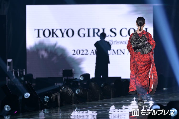 画像11 17 横浜流星 清原果耶 Tgc サプライズ出演で会場どよめき 和装で水墨画の生パフォーマンス 全ての魂を込めて Tgc 22 A W モデルプレス