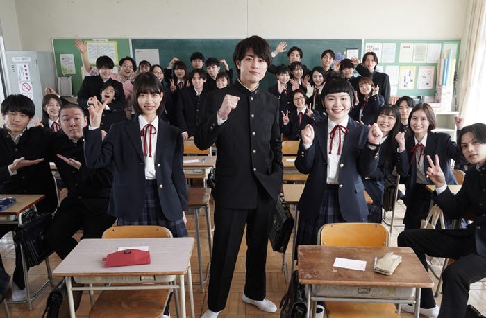 森川葵、間宮祥太朗、富田望生 (C)フジテレビ