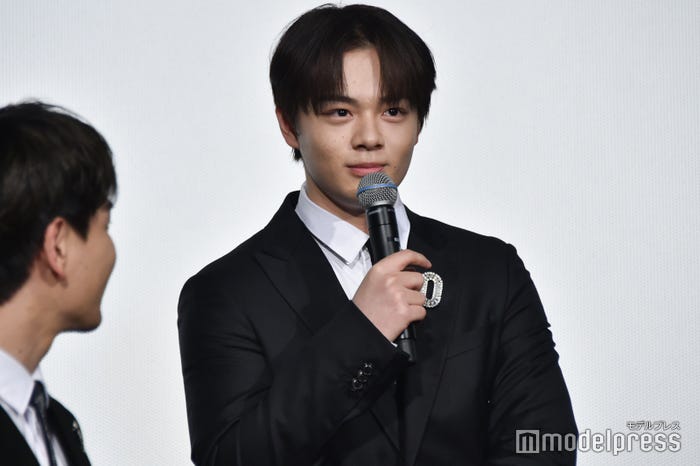 鶴房汐恩 (C)モデルプレス