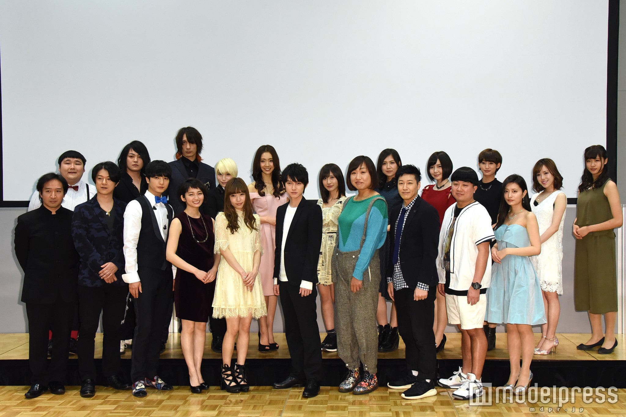 （前列左から）田尾下哲氏、松風雅也、中村優一、岡本玲、、神田沙也加、本郷奏多、山崎静代、長田庄平、松尾駿、後藤郁（後列左から）雨野宮将明、宮下雄也、村田充、泉貴、池端レイナ、石田晴香、佐藤すみれ、岩田華怜、七木奏音、森山千菜美、松田彩希（C）モデルプレス