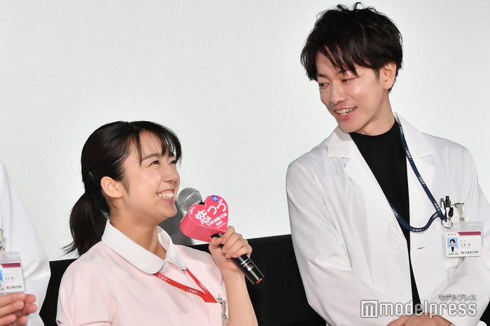上白石萌音、佐藤健(C)モデルプレス
