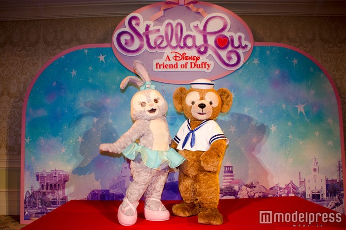ステラ・ルー、ダッフィー(C)モデルプレス