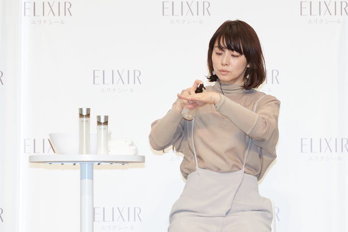 石田ゆり子(提供写真)