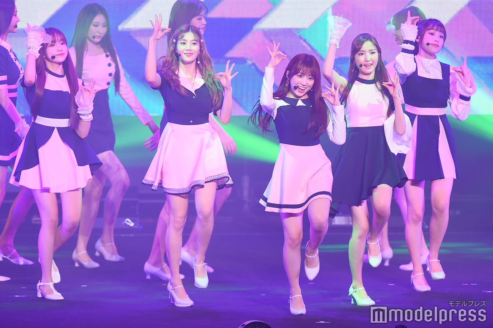 IZ*ONE （C）モデルプレス