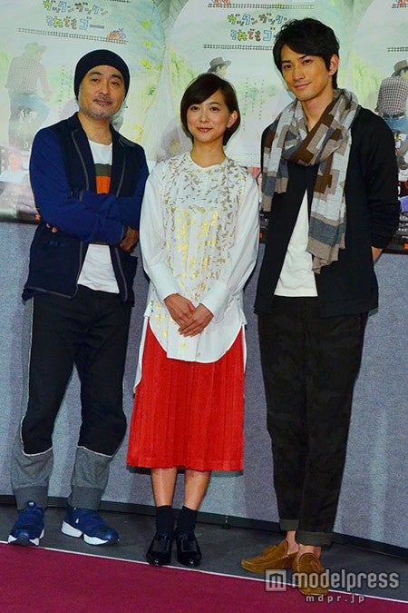 （左から）松尾スズキ、谷村美月、町田啓太