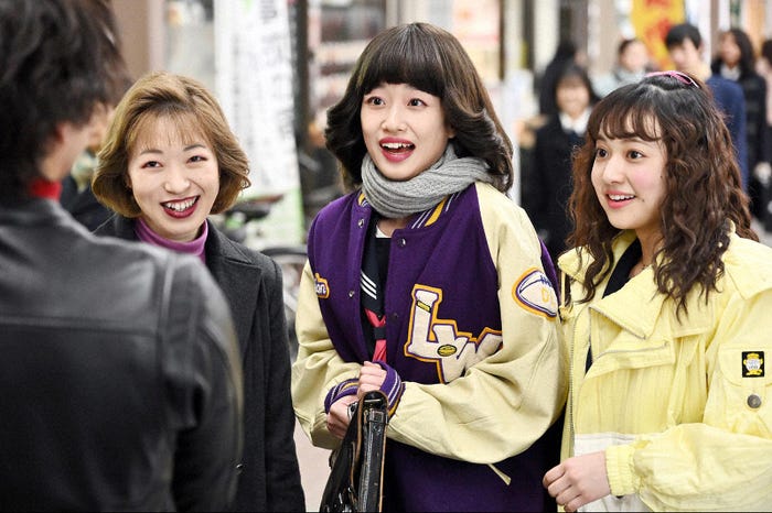 河合優実ら「不適切にもほどがある!」第1話より(C)TBS