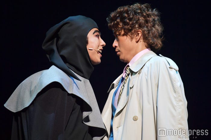 基本的に距離が近いアイゴール(賀来賢人)(C)モデルプレス