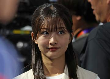 「実は欅坂46のファンだったとか」W杯現地取材の26歳美人アナが「ありがたいけど、謎」な衝撃ショット公開 ネット騒然「シュールな絵面w」