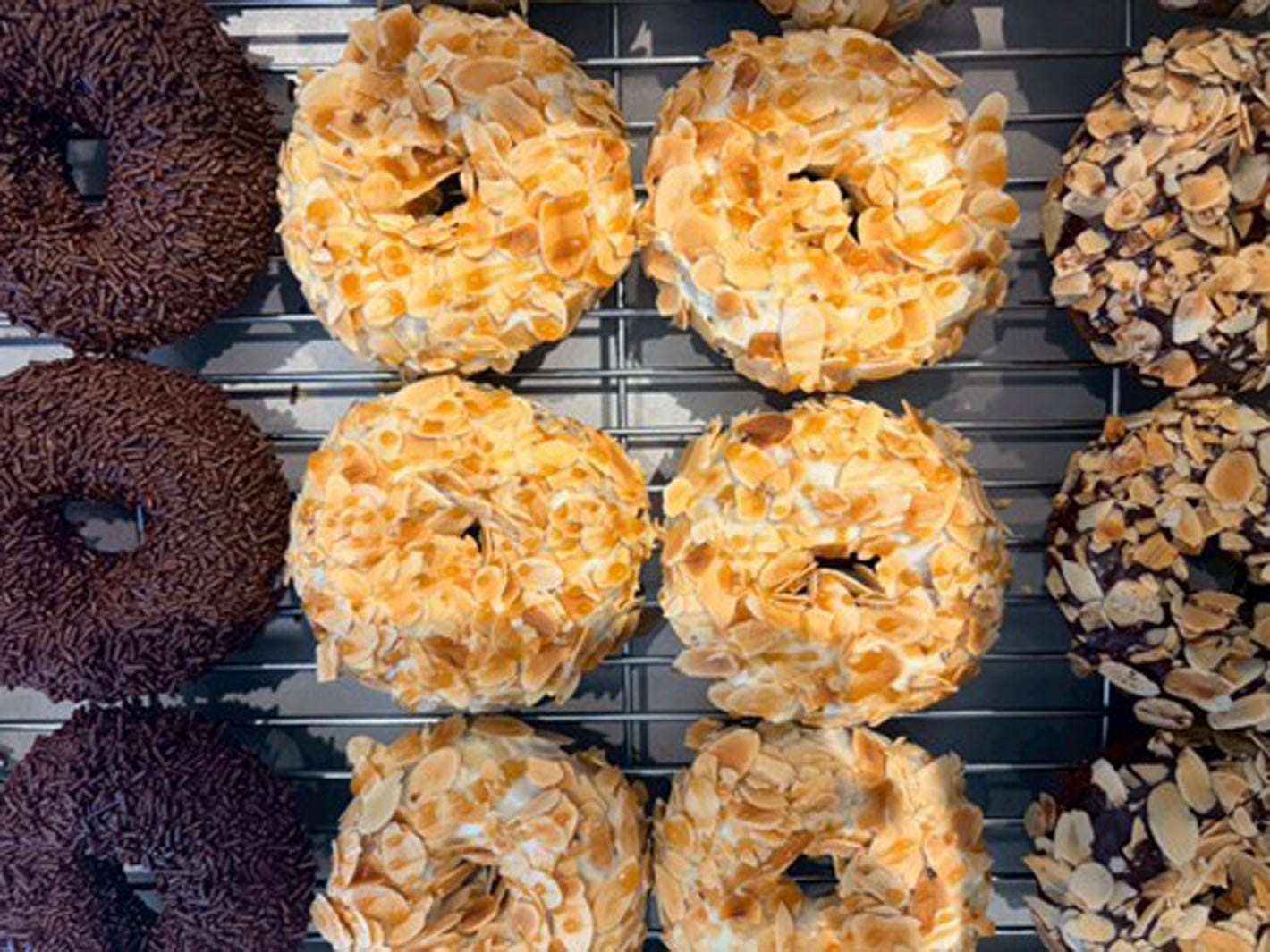 堂安律選手が手掛けるドーナツ店「y/OU donut」大丸梅田に7月7日まで限定オープン