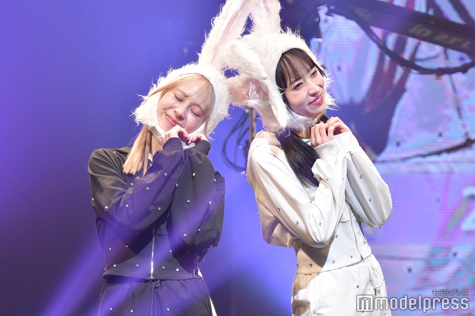 TikTokerりなてぃ・27、バニープチ仮装でほっそり美脚輝く＜学生ランウェイ＞