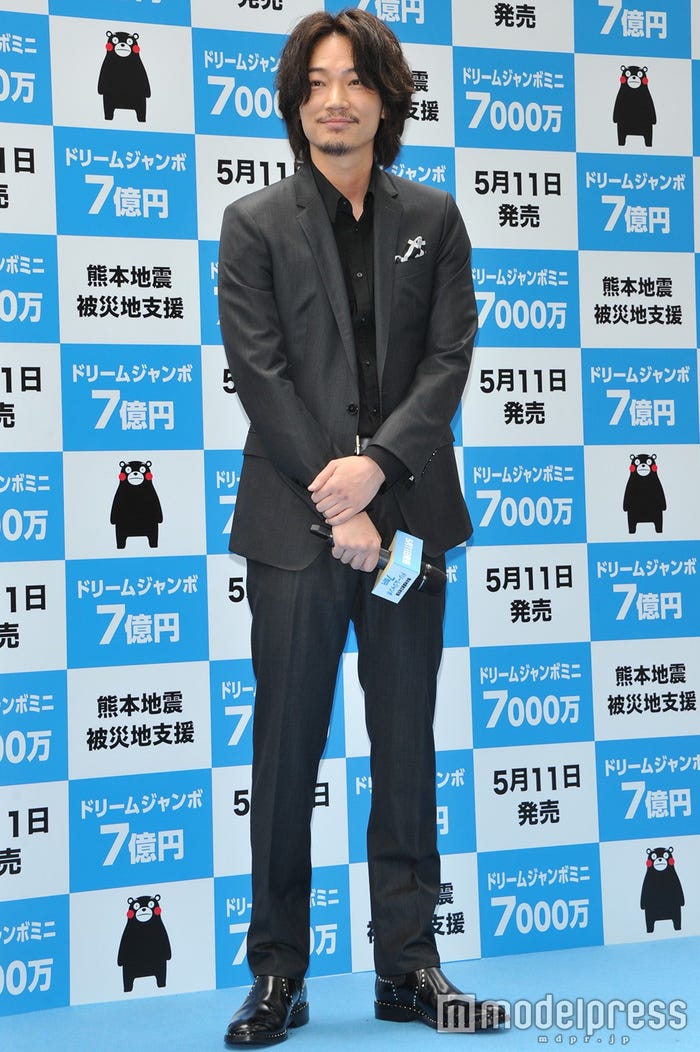 綾野剛(C)モデルプレス