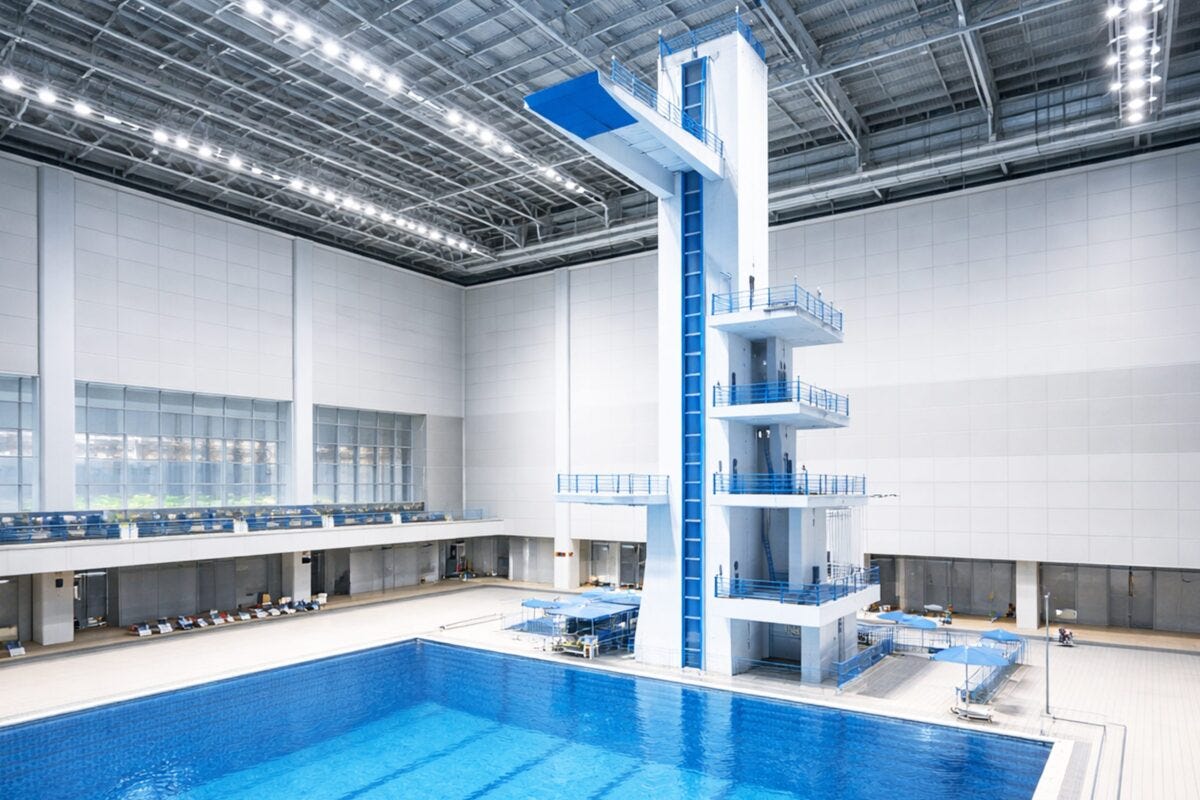 プール飛び込み台