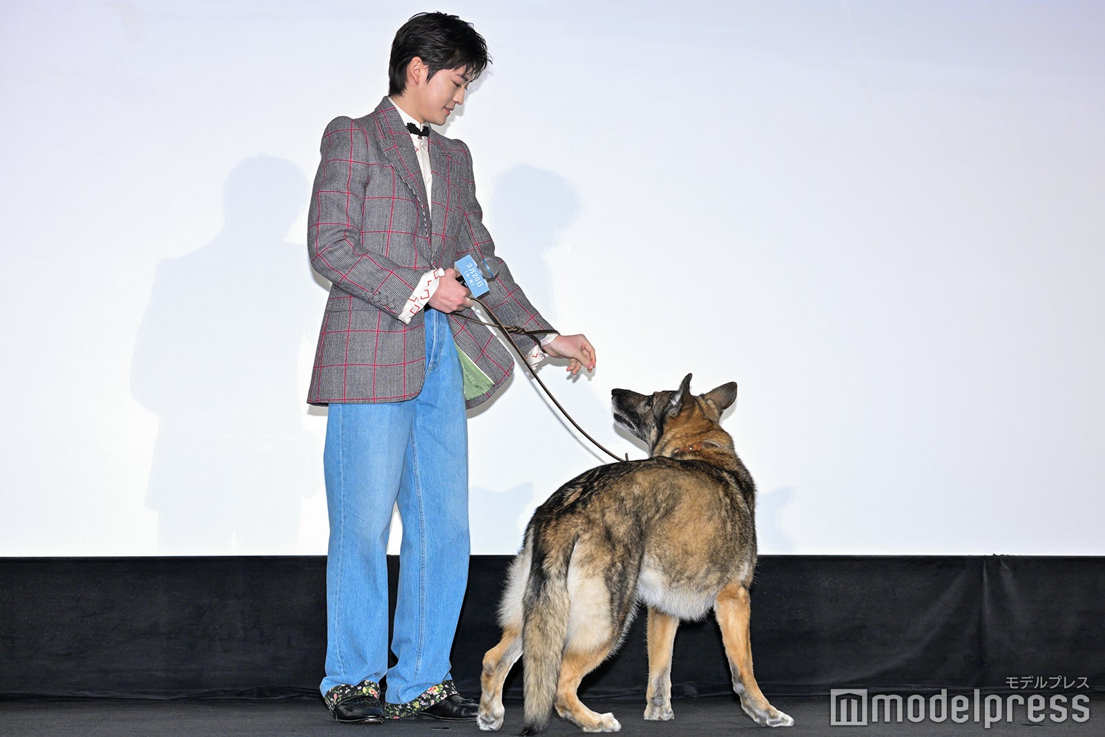 高橋文哉、さくら（C）モデルプレス