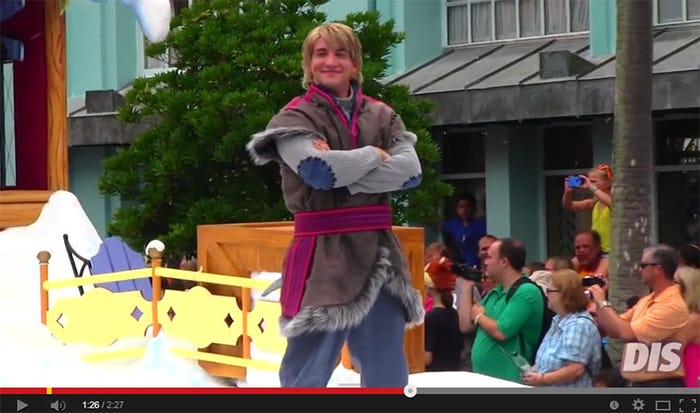 The DIS「Anna and Elsa's Royal Welcome featuring Kristoff at Frozen Summer Fun」/YouTubeより