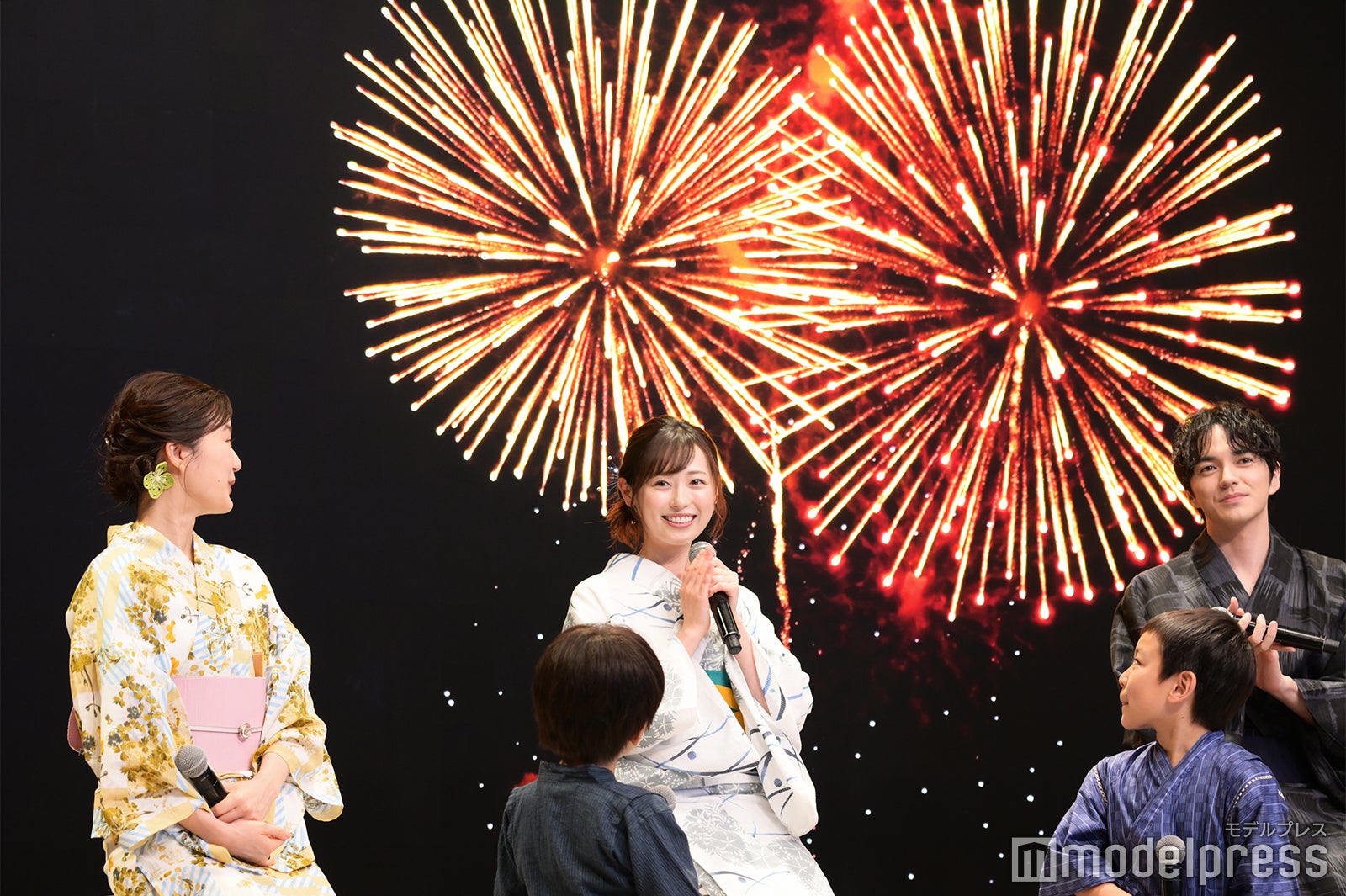 生田絵梨花、福原遥、林遣都（C）モデルプレス