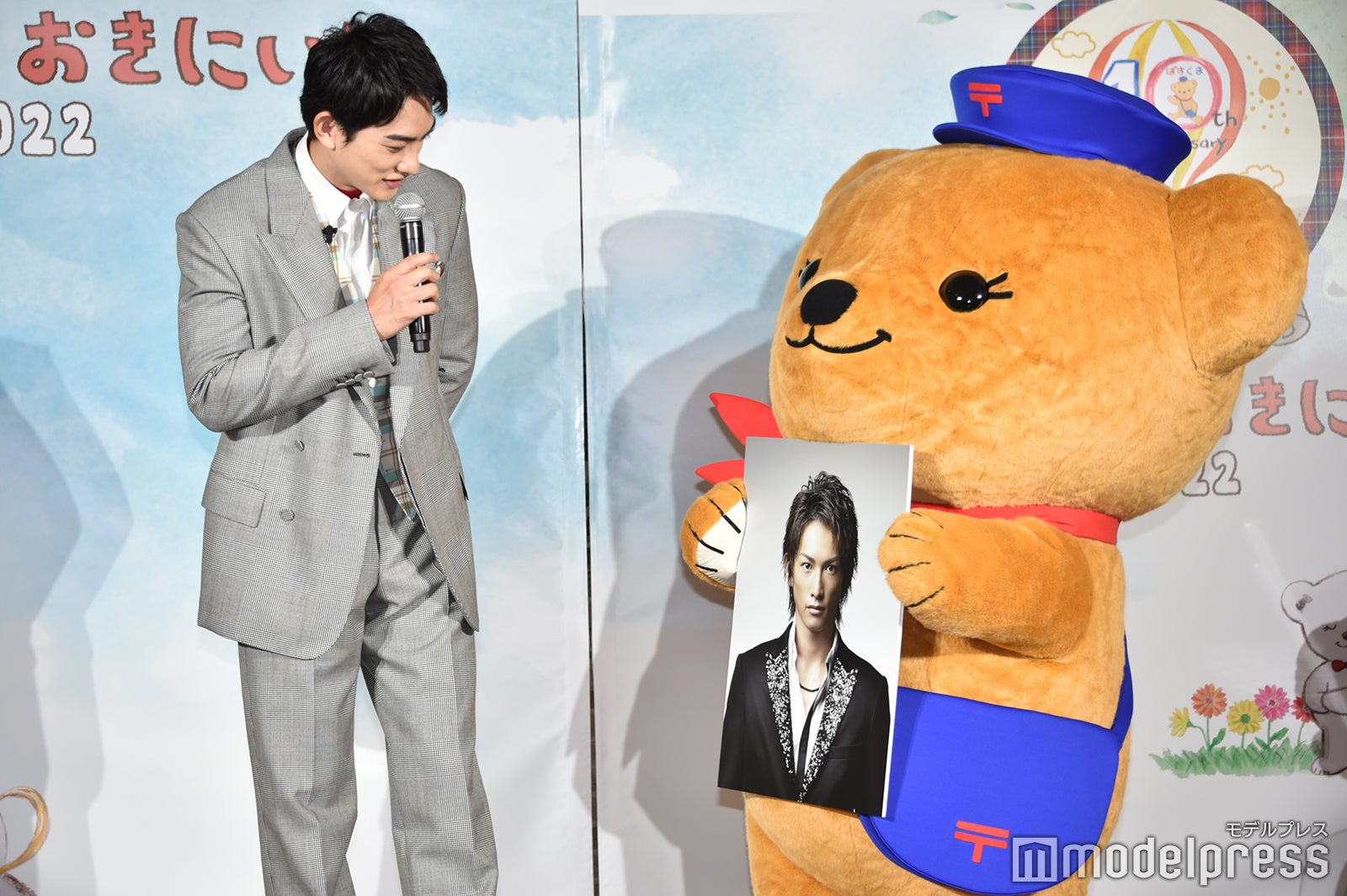 デビュー当時の写真に「眉毛が細い」「色が黒い」と感想を呟く町田啓太（C）モデルプレス