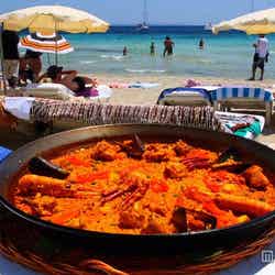 高級ビーチレストラン「マリブ・ビーチ・クラブ」で味わう絶品パエリア(C)TBS