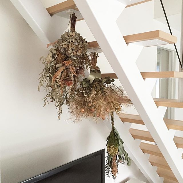 スワッグをセンス良く飾りたい スワッグのおしゃれなディスプレイアイデア モデルプレス