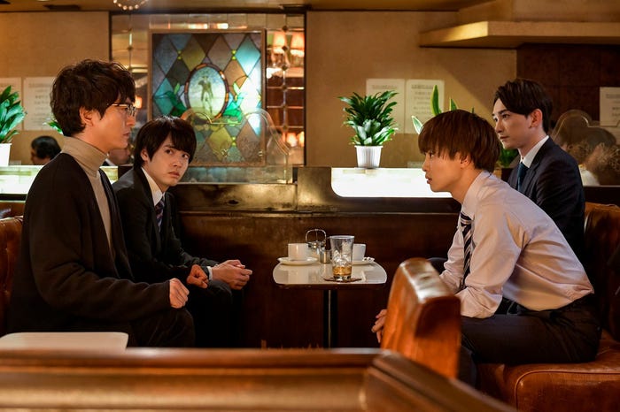 浅香航大、赤楚衛二、草川拓弥、町田啓太/第9話より(C)豊田悠/SQUARE ENIX・「30歳まで童貞だと魔法使いになれるらしい」製作委員会