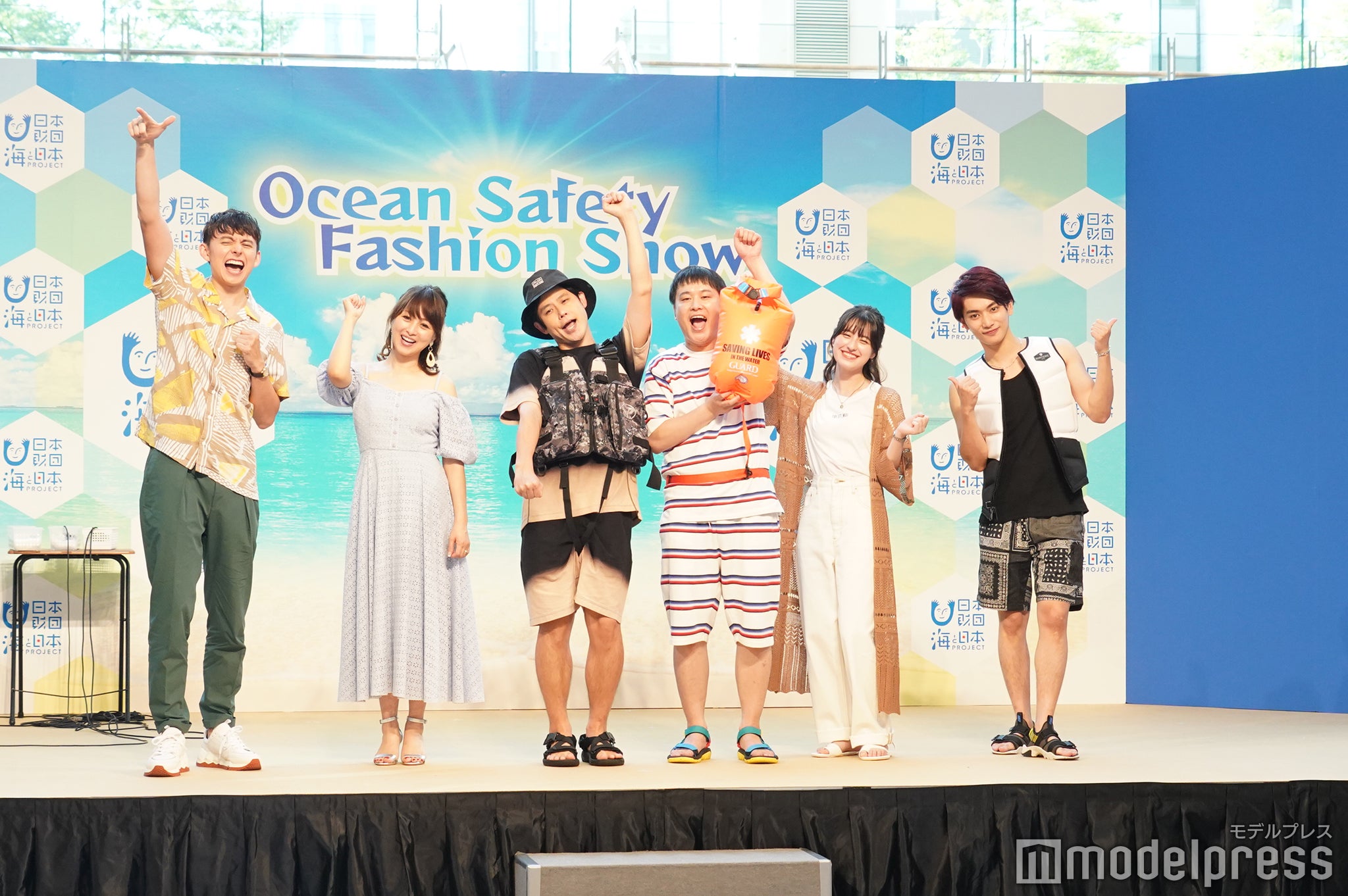 （左から）ハリー杉山、渡辺美奈代、オジンオズボーン（篠宮暁・高松新一）、木内舞留、那須泰斗 （C）モデルプレス