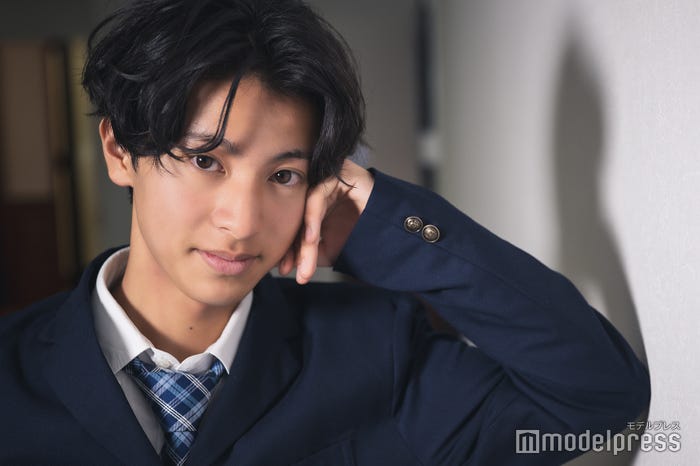 モデルプレスのインタビューに応じた酒井勇人くん(C)モデルプレス