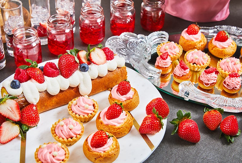 ストロベリーホリック～バービー×いちごコレクション～／画像提供：ザ ストリングス 表参道