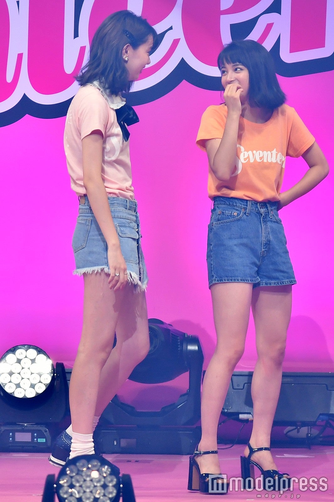 江野沢愛美、広瀬すず（C）モデルプレス