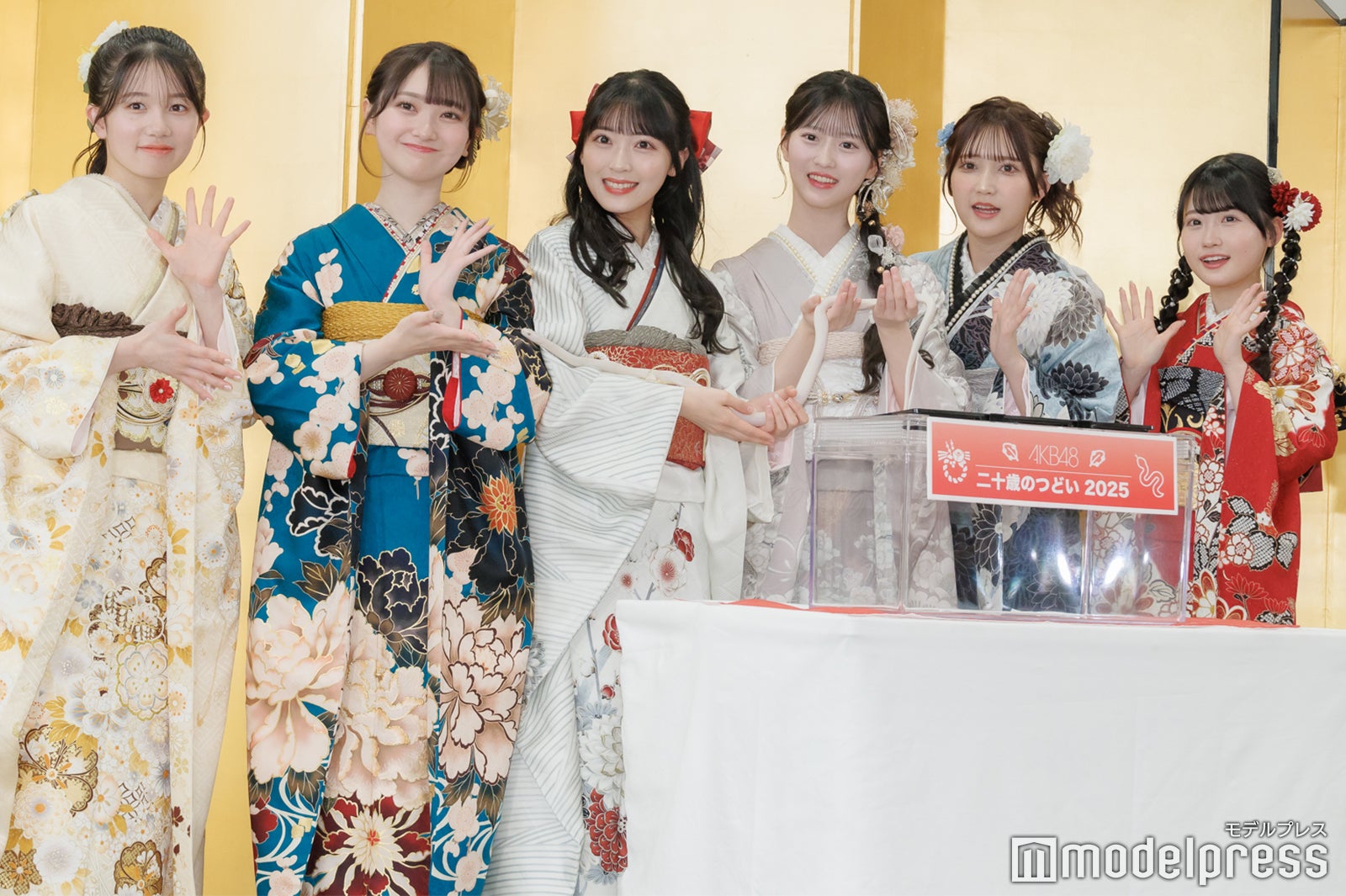 正鋳真優、山崎空、佐藤綺星、八木愛月、鈴木くるみ、布袋百椛（C）モデルプレス