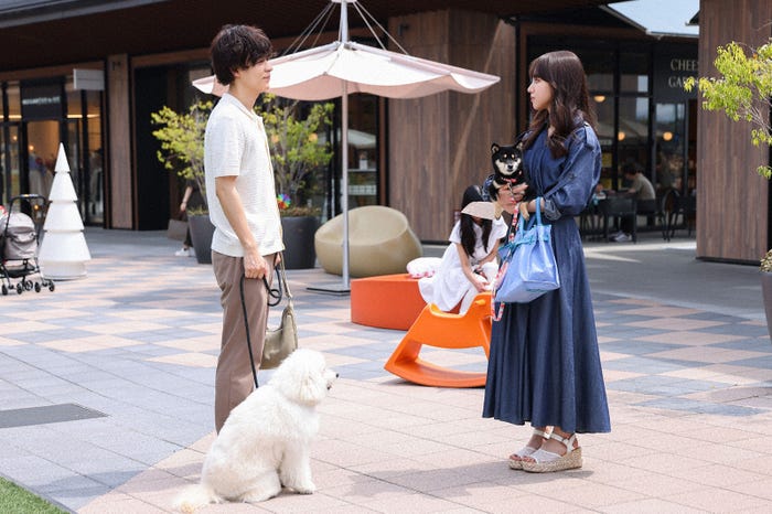 成田凌、清原果耶「初恋DOGs」第1話(C)TBS