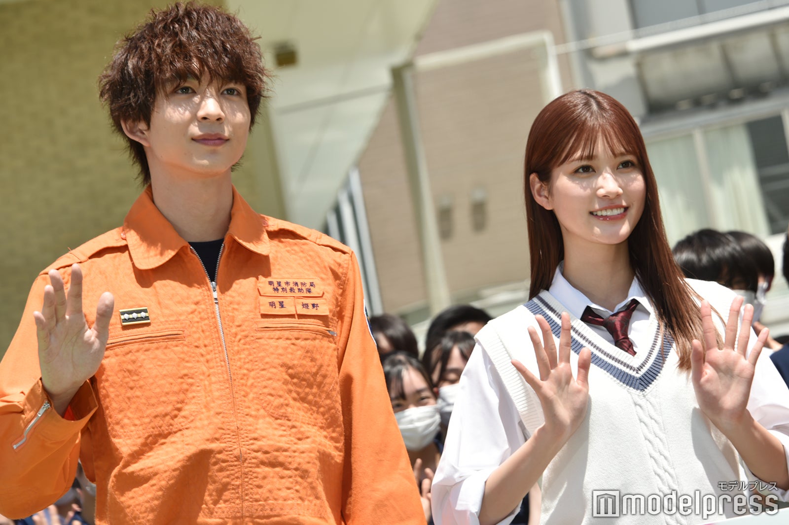 鈴木仁、生見愛瑠（C）モデルプレス