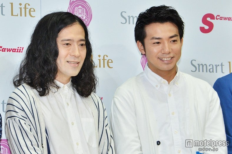 （左から）ピースの又吉直樹、綾部祐二