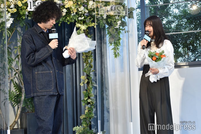 菅田将暉 有村架純とのキスシーン裏話 めっちゃ難しかった 花束みたいな恋をした モデルプレス 菅田将暉 有村架純とのキスシーン裏話 めっちゃ難しかった 花束みたいな恋をした モデルプレス