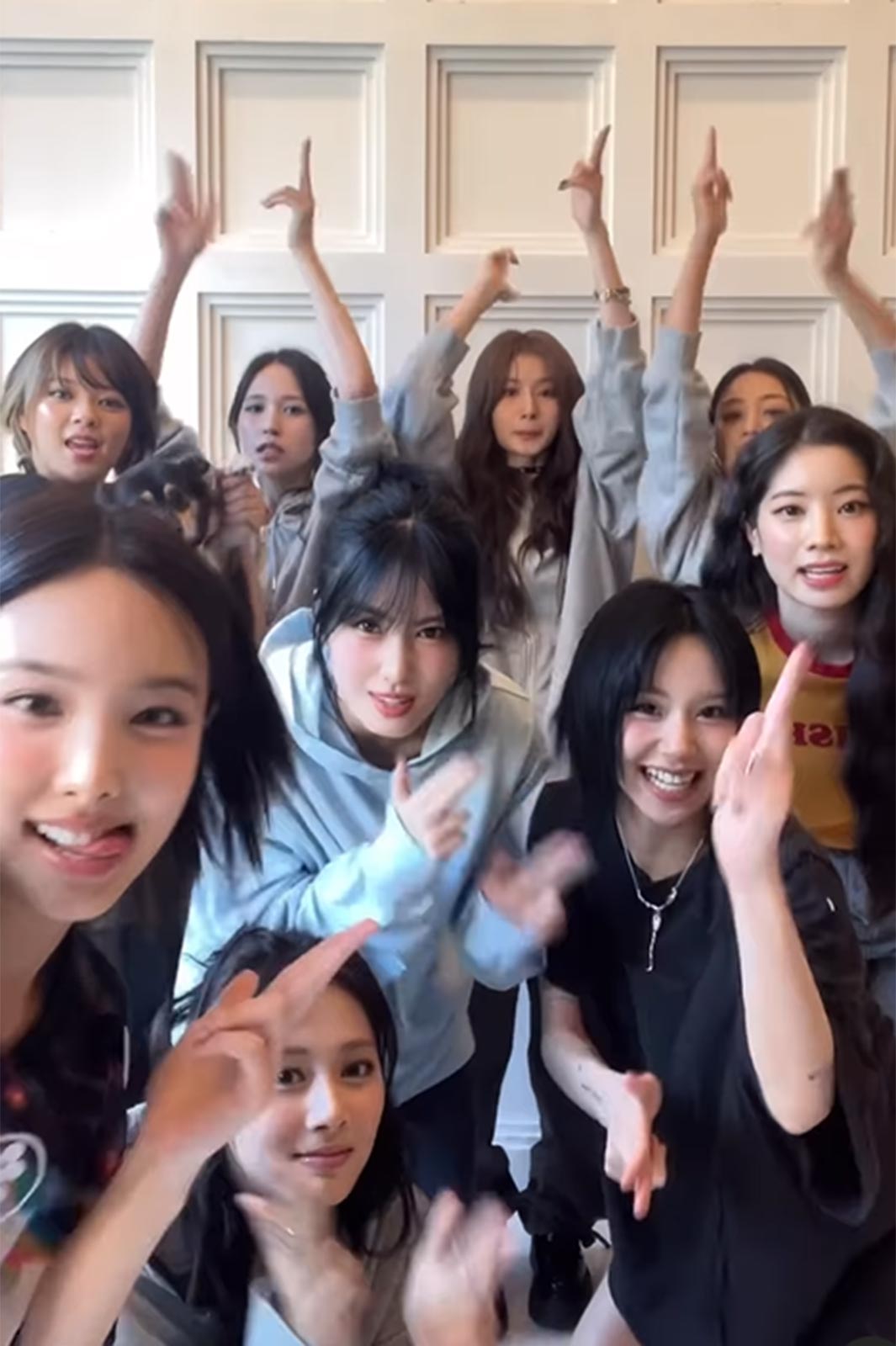 TWICE公式Instagramより