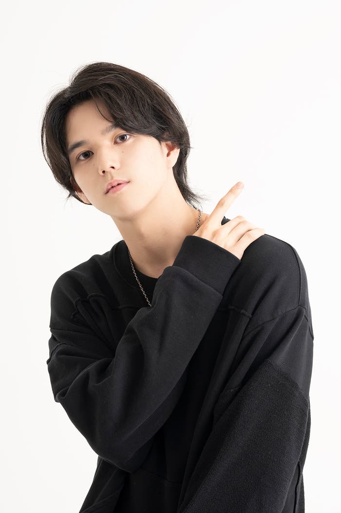「THE FIRST」出身・古家蘭(RAN)、主演舞台で俳優デビュー 「日プ2」村松健太らと共演<SING!!!>