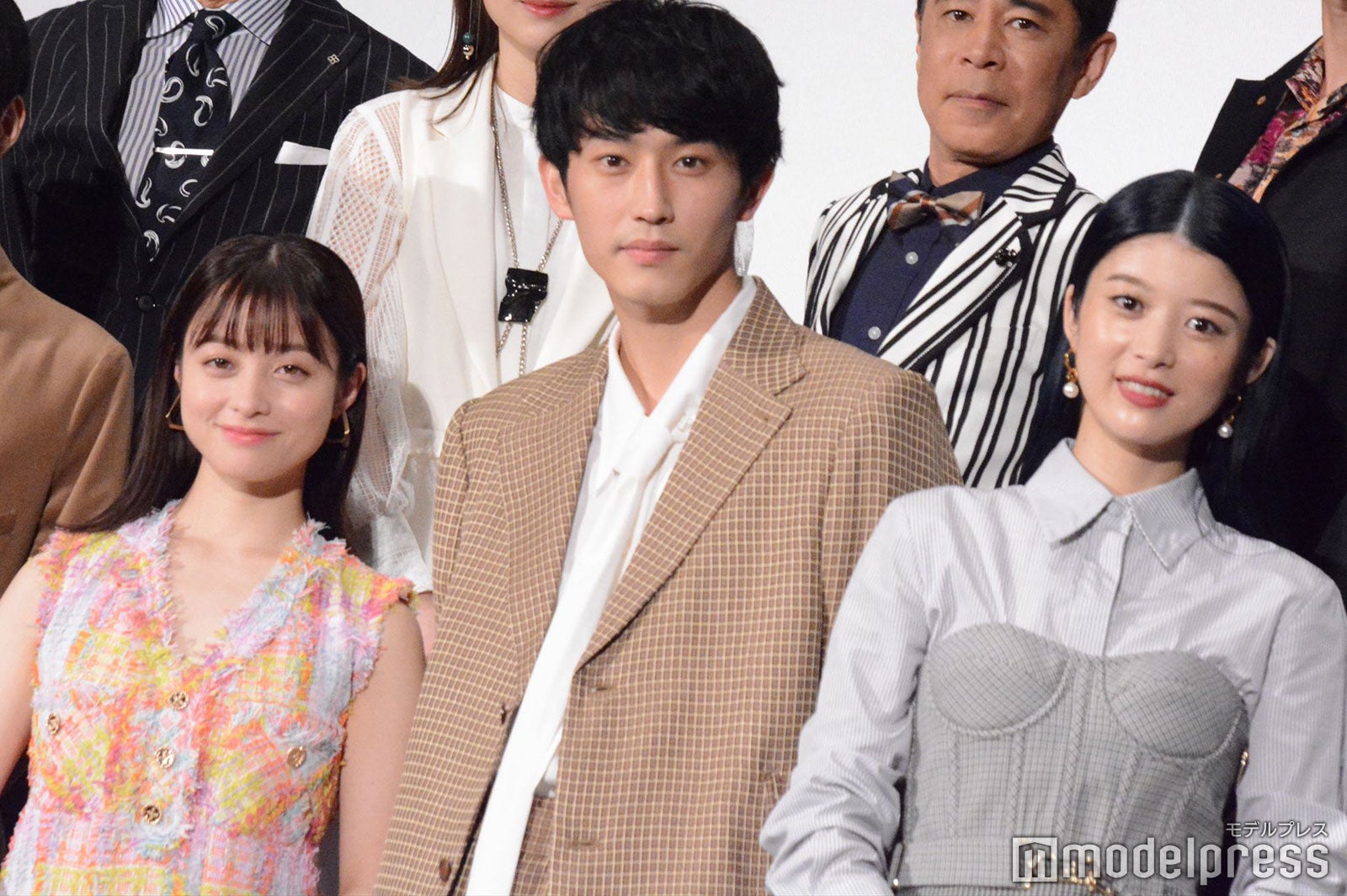 映画「バイオレンスアクション」公開記念舞台あいさつに出席した橋本環奈、杉野遥亮、馬場ふみか （C）モデルプレス