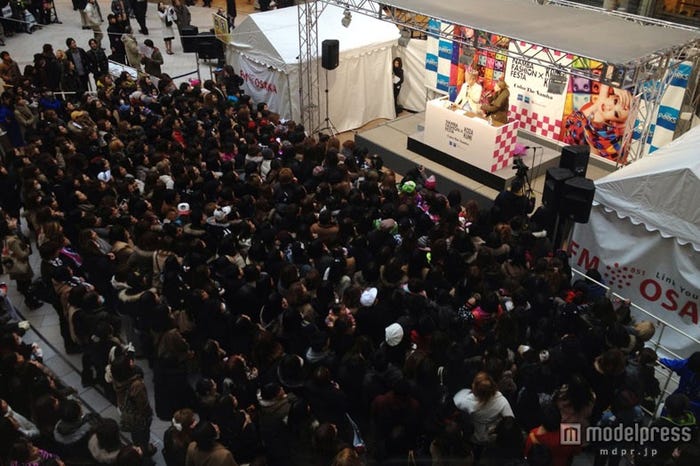 早朝から大勢のファンが会場に殺到したトークショー